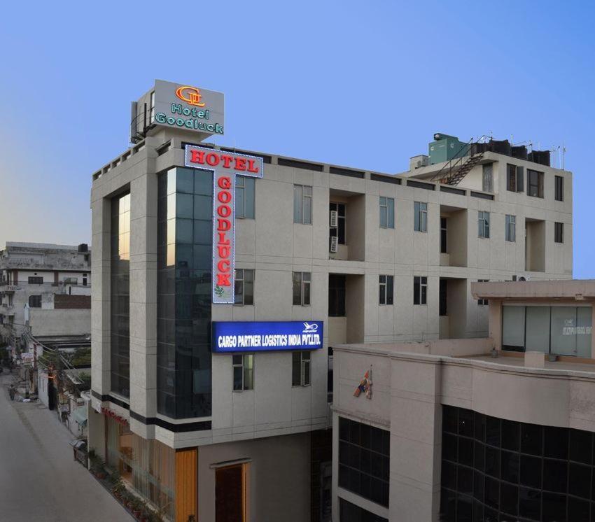 Airport Hotel Goodluck Nowe Delhi Zewnętrze zdjęcie